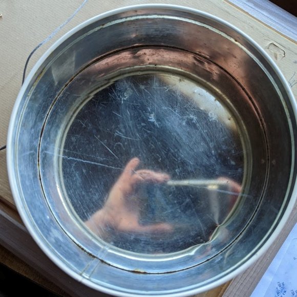 Lot of 2 Vintage Christmas Tins – Large Tin 1970s Small Tin 1990s - Picture 5 of 10